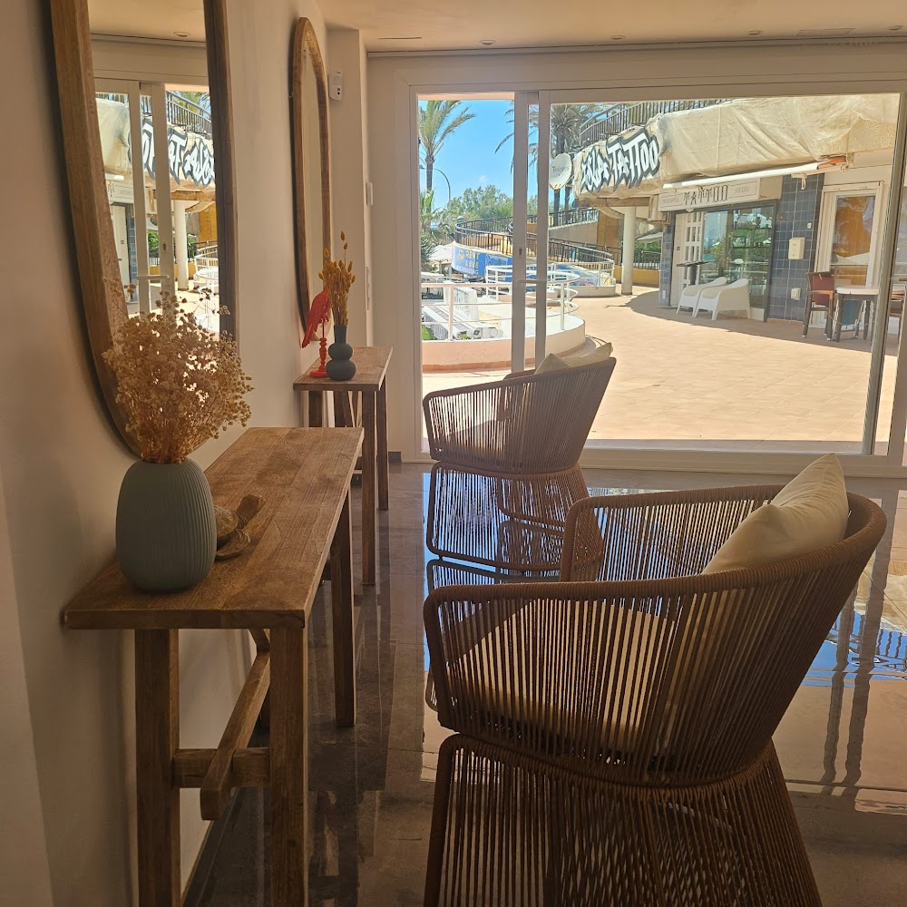 Friseur am Meer – Salon mit Blick auf die Strandpromenade
